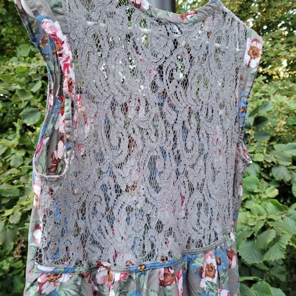 SOLD: Suzanne Betro 2X Plus Cottagecore Floral Lace Tunic Flowy Rayon Top - Picture 6 of 10